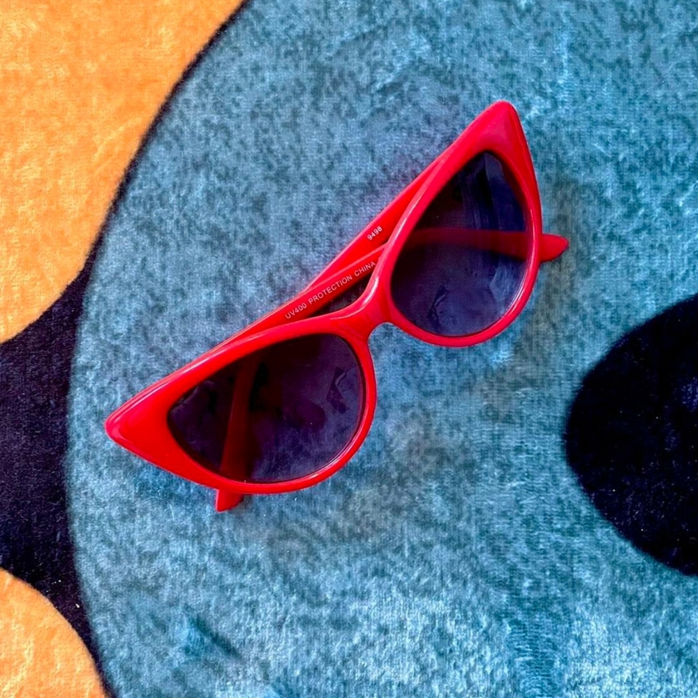 Red Retro Cat Eye Shades